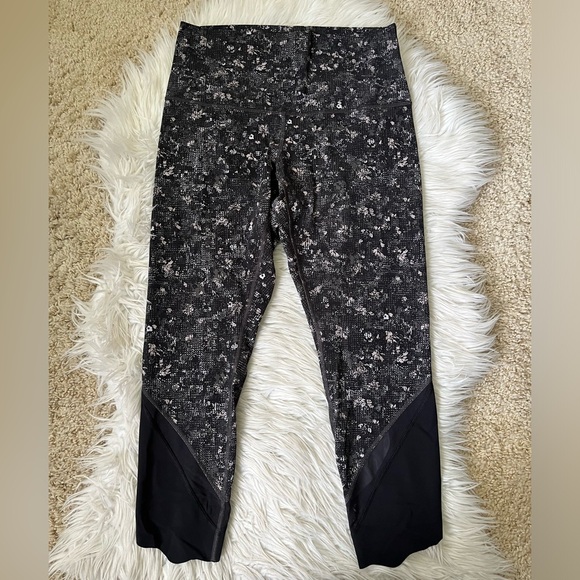 {Lululemon} Wunder Under Crop High-Rise Roll Down Scallop Full-On Luxtreme 23" - Picture 1 of 9